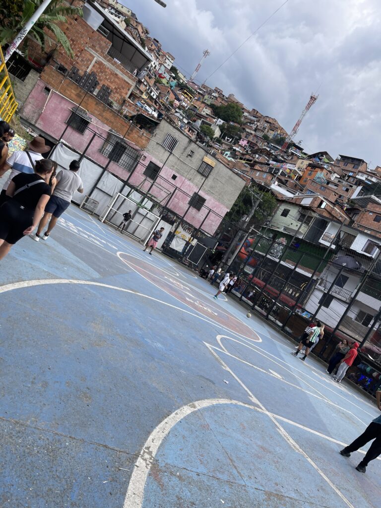 La Cancha de La Paz, Comuna 13: Modelo de transformación social